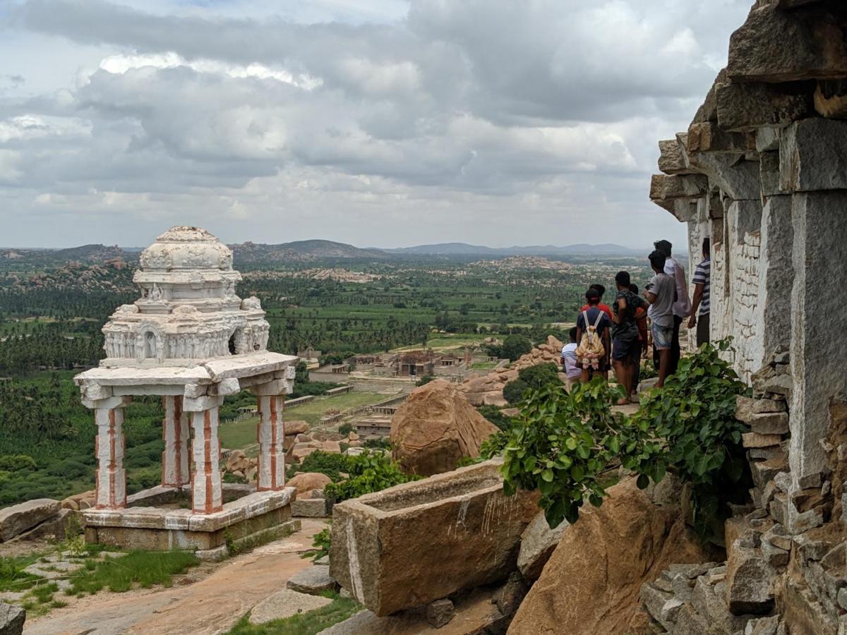 Hotel Varsha Hampi Exterior foto