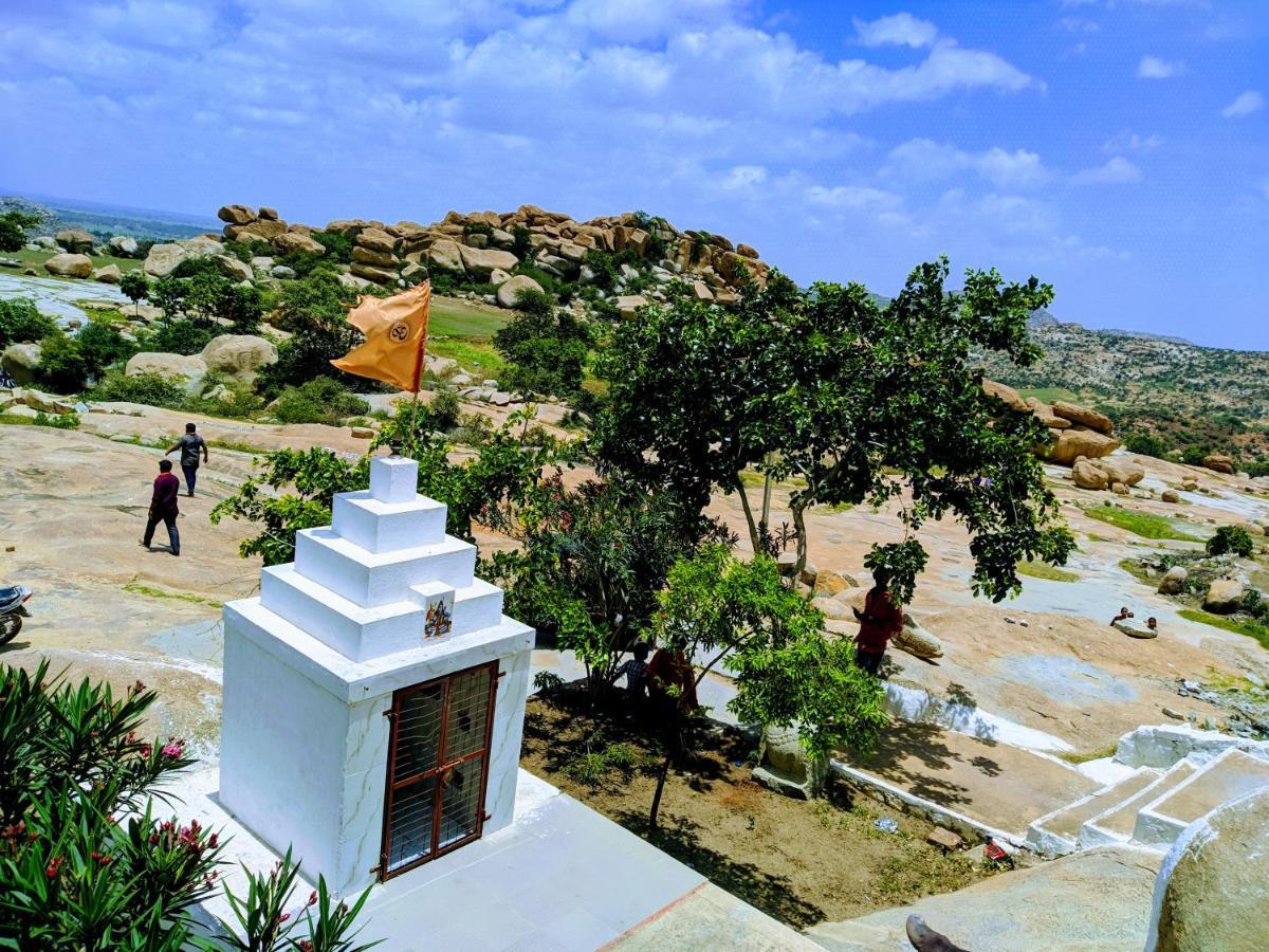 Hotel Varsha Hampi Exterior foto